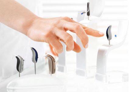 Découvrez notre large choix d'appareils auditifs discrets et performants, adaptés à tous les besoins.