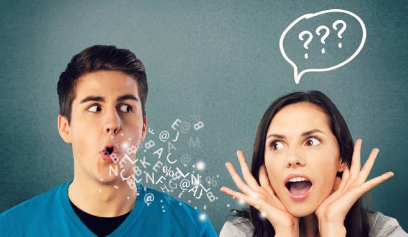 Une conversation entre une personne entendante et une personne malentendante